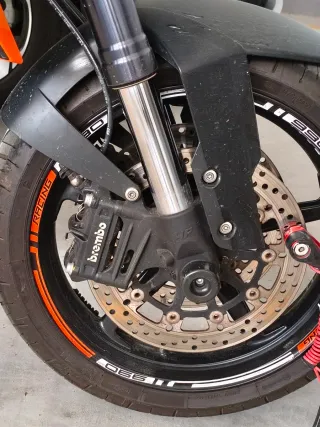 Moto KTM 990 SMT Negra y Naranja Año: 2010