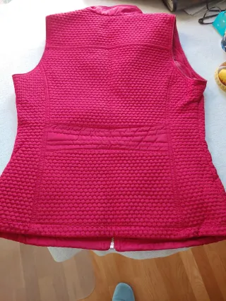 Chaleco rojo sin estrenar mujer,