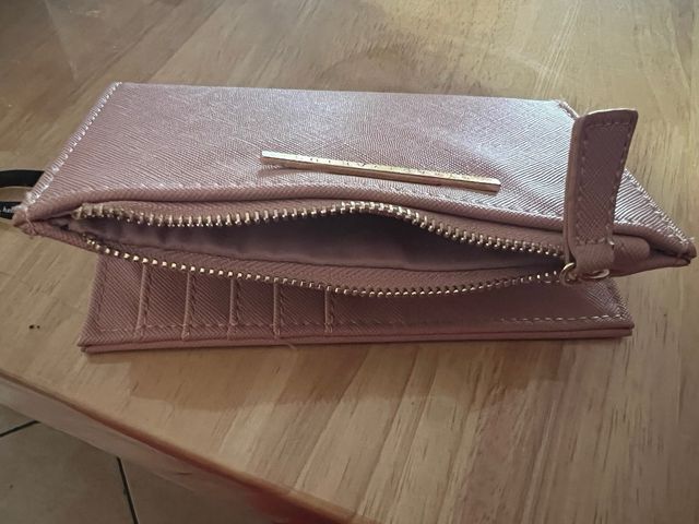 Monedero rosa Stradivarius