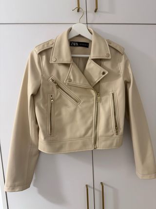 Chaqueta Biker Zara Polipiel Beige Dorada
