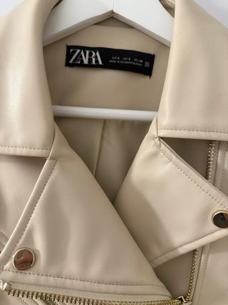 Chaqueta Biker Zara Polipiel Beige Dorada