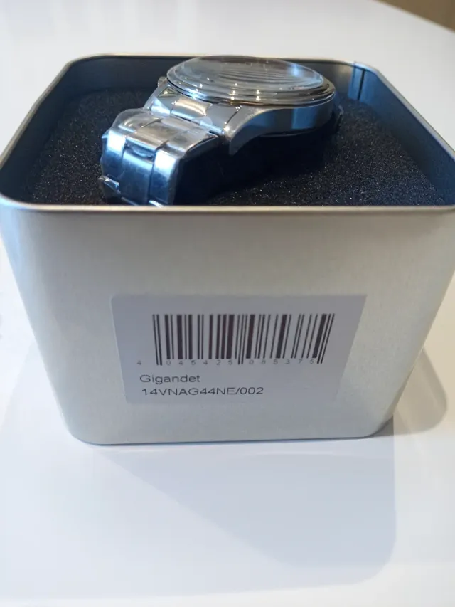 Cuarzo japonés con Correa Acero 5VNAG44NE/002