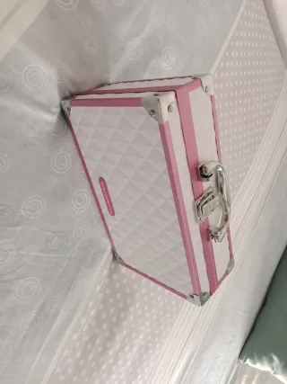 Maletín maquillaje NYACOSMEICS rosa y blanco