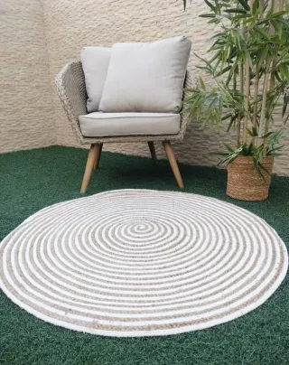 Tappeto in iuta naturale con linee bianche
