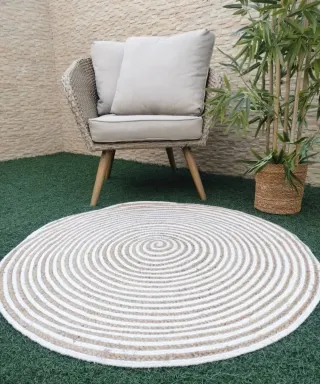 Tappeto in iuta naturale con linee bianche