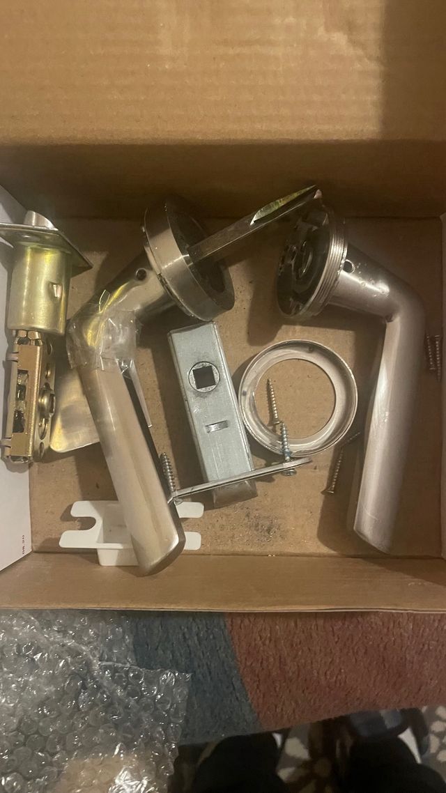 Pomos de puerta plateados