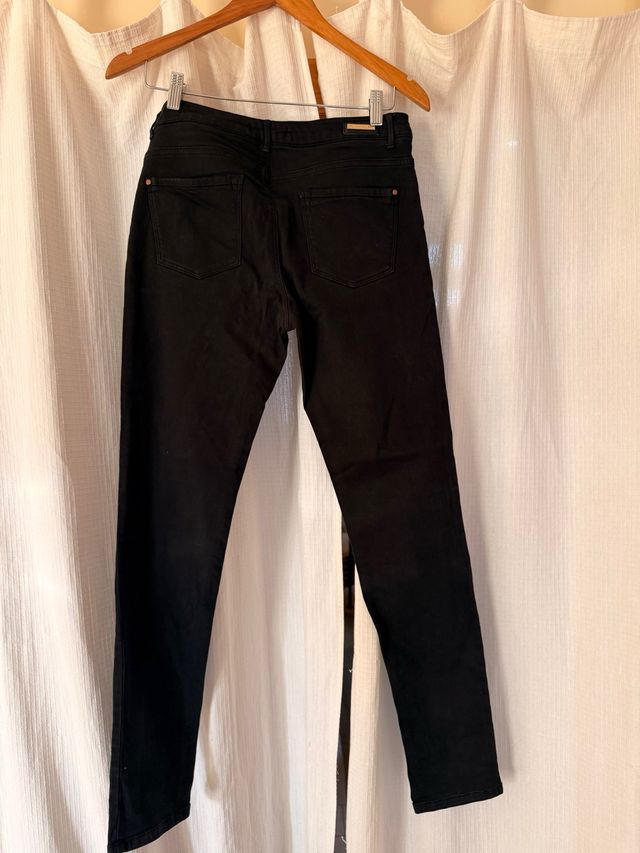 Pantalón vaquero negro elástico