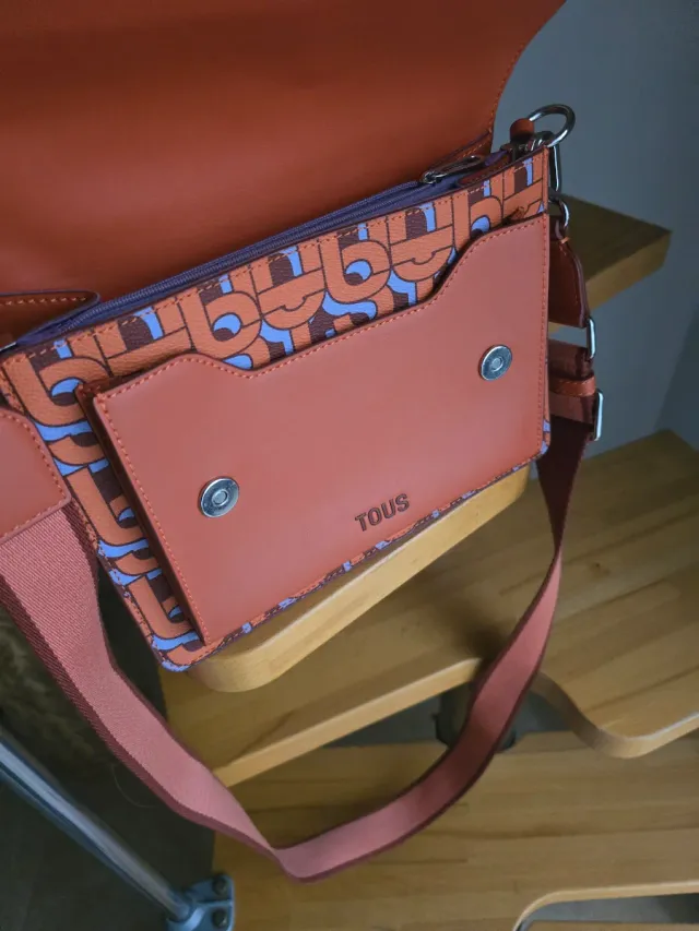 Bolso Tous estampado naranja y morado