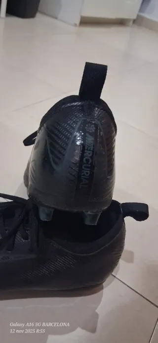 Zapatos de fútbol Nike negros