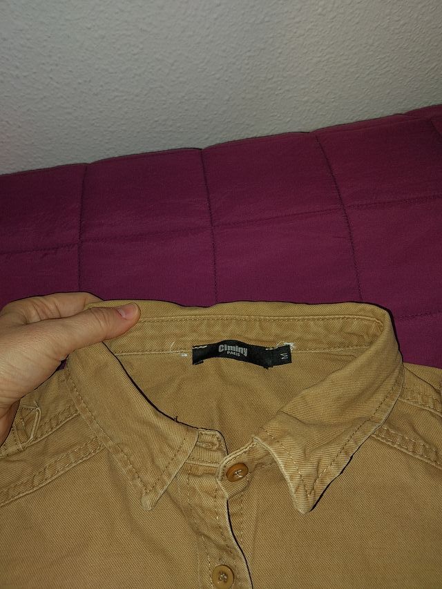 Sobrecamisa beige mujer. Fotos con medidas