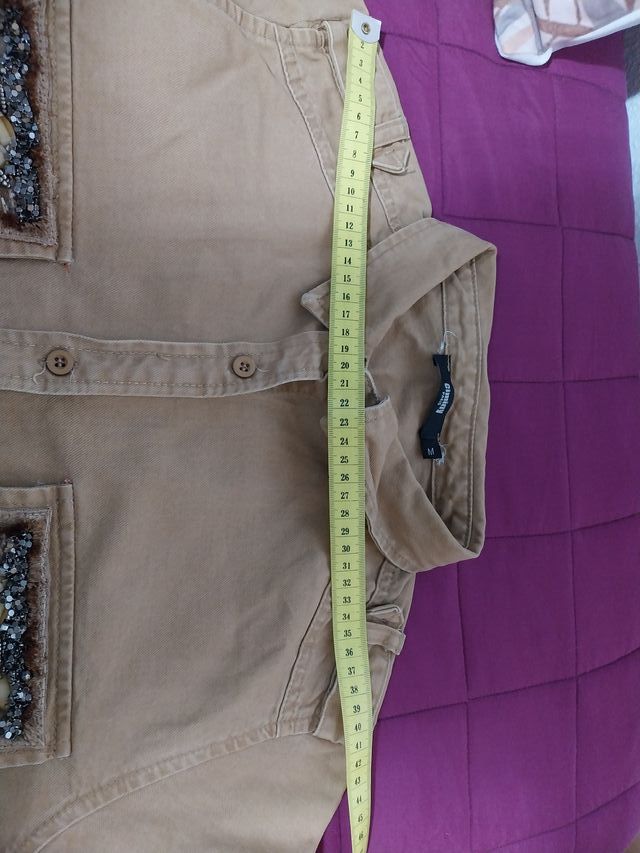 Sobrecamisa beige mujer. Fotos con medidas