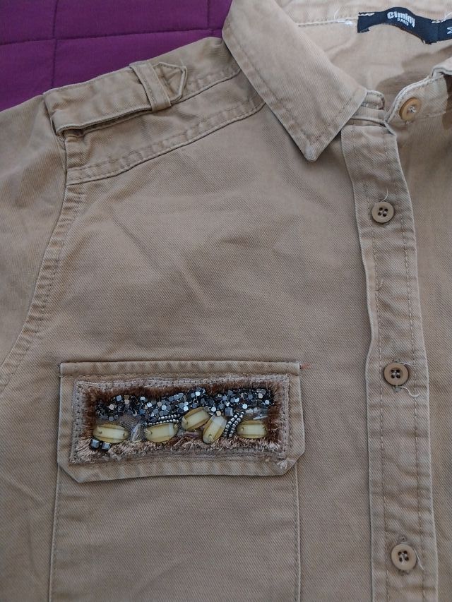 Sobrecamisa beige mujer. Fotos con medidas