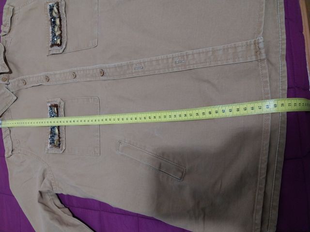 Sobrecamisa beige mujer. Fotos con medidas