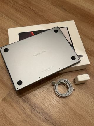 MacBook Pro 14" M1 Pro (Gris Especial)