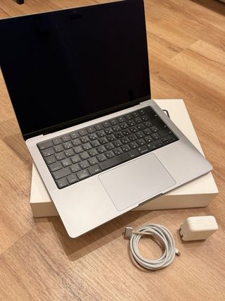 MacBook Pro 14" M1 Pro (Gris Especial)