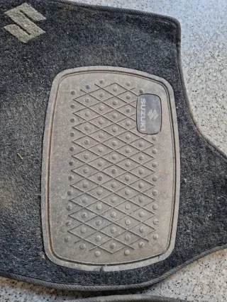 Alfombrillas Suzuki (4 unidades)