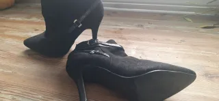 Botines de tacón negros