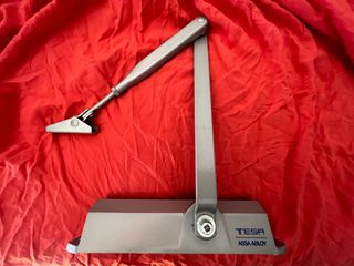 Cierra Puertas Tesa Assa Abloy