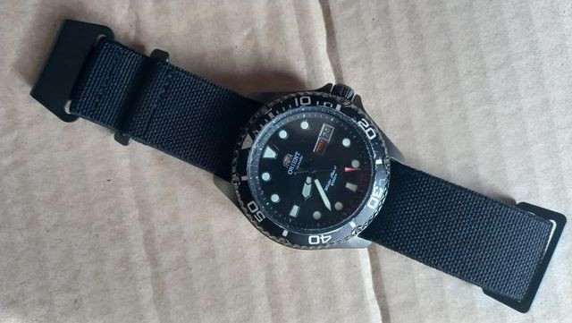 Reloj Orient Raven Negro y Plateado
