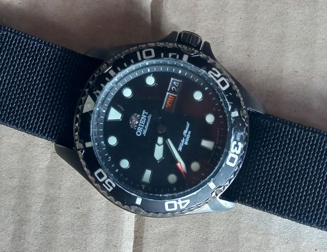 Reloj Orient Raven Negro y Plateado