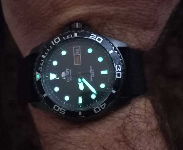 Reloj Orient Raven Negro y Plateado