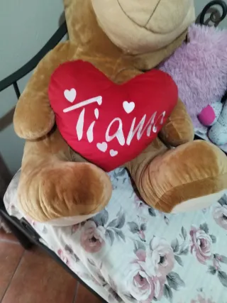 Peluche Orsacchiotto Gigante con Cuore Rosso