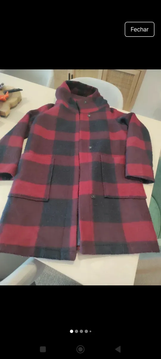 Sobretudo com Capuz Xadrez Vermelho e Preto