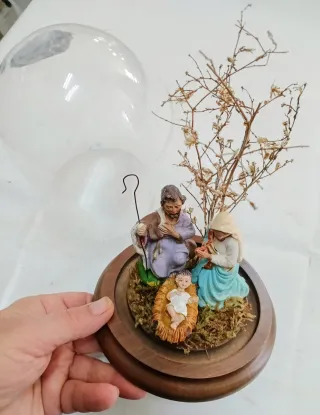Presepe Natività in campana di vetro