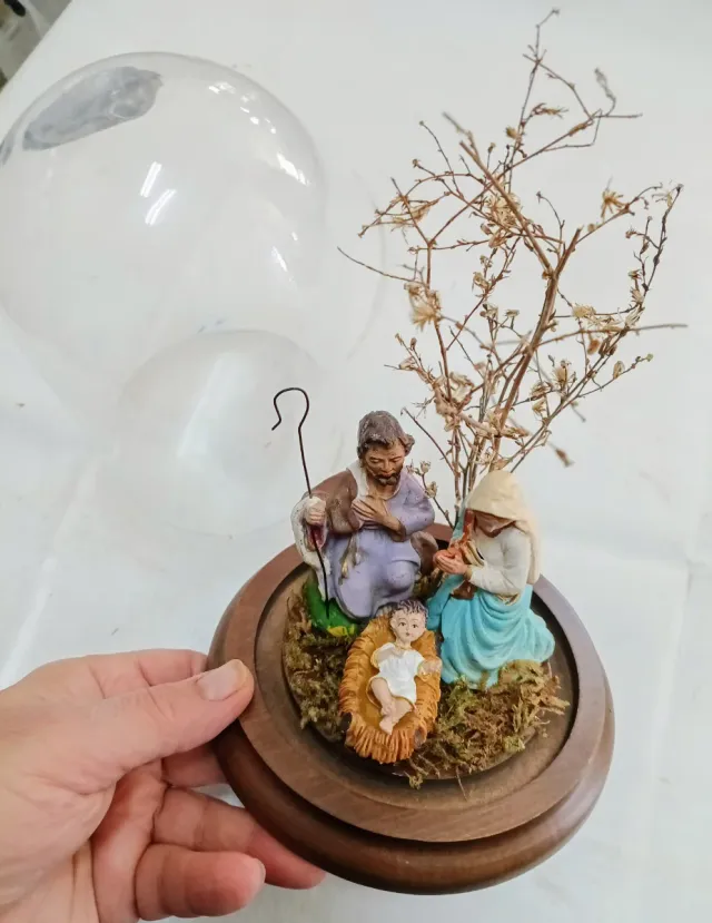 Presepe Natività in campana di vetro
