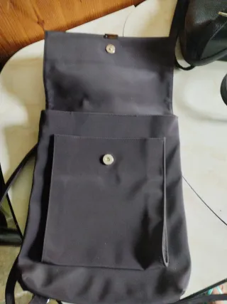 Dos mochilas: marrón y negra Zara y chicoree