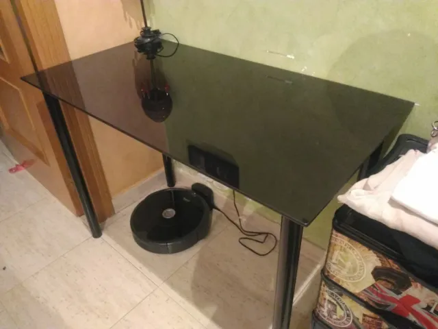 Mesa de cristal negra