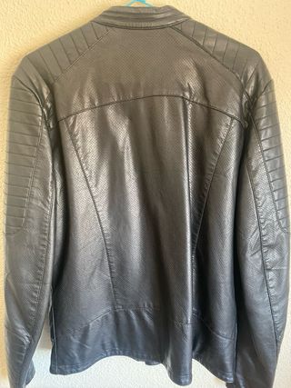 Cazadora Pull&Bear Negra Talla L