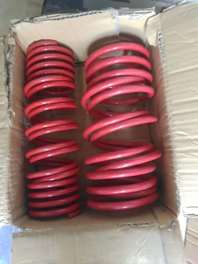 Juego Muelles Golf 3 / Jetta Rojo