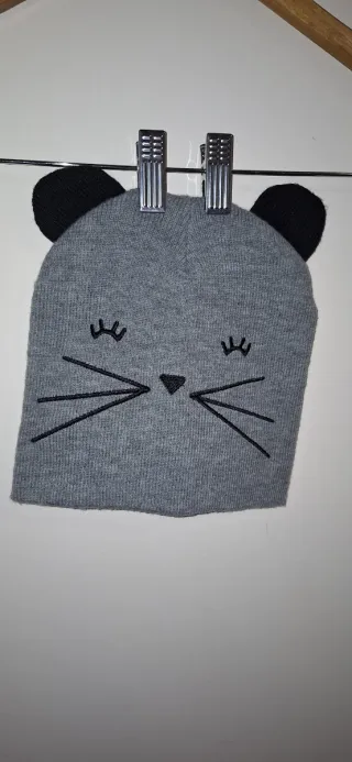 Gorro con orejas de gato