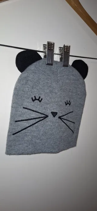 Gorro con orejas de gato