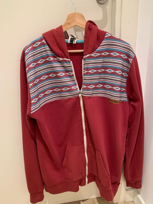 Sudadera Kaotiko con capucha y estampado