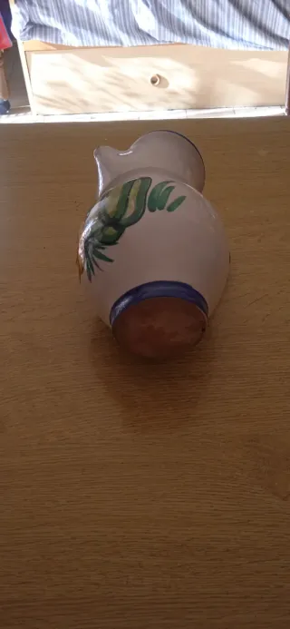 Brocca in ceramica decorata