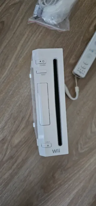 Consola Nintendo Wii Blanca. Con mando y nunchuck