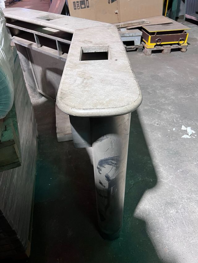 Barra de bar metálica para pub