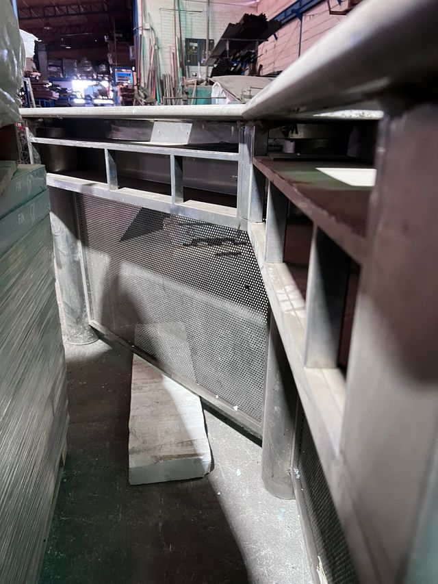 Barra de bar metálica para pub