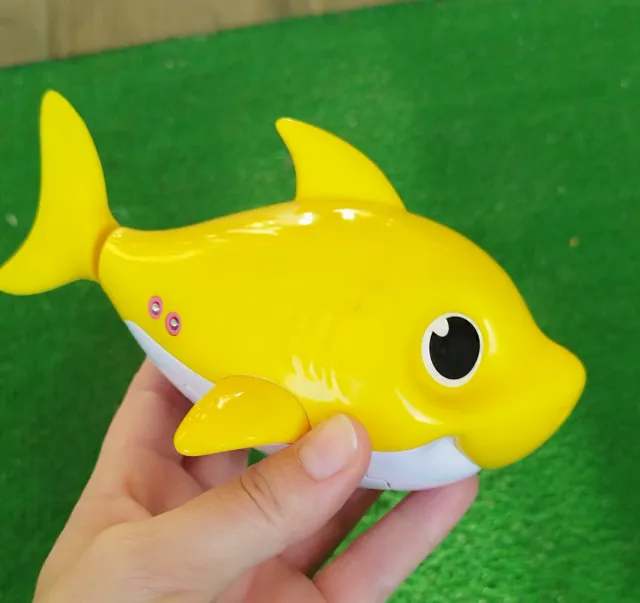 Baby Shark Acuático
