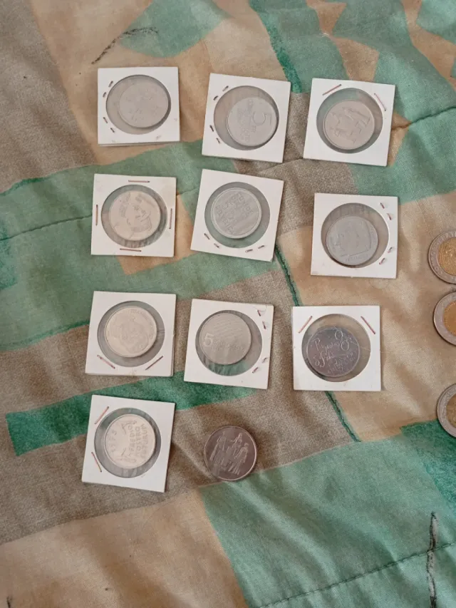 Lote 85 francos suizos