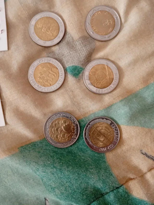 Lote 85 francos suizos