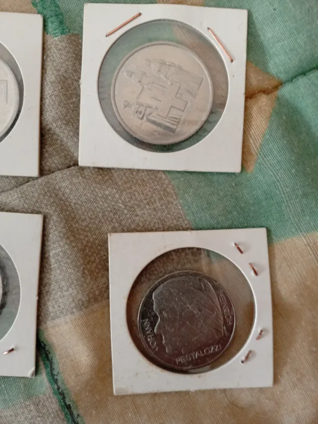 Lote 85 francos suizos