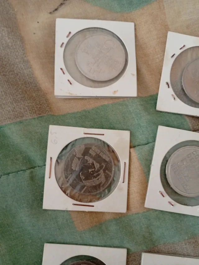 Lote 85 francos suizos