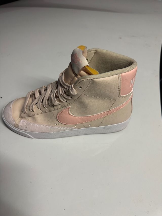 Nike Blazer Mid '77 Beige Rosa Retro