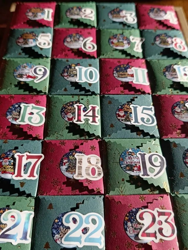 Calendario Avvento Natale 24 Giorni Carta