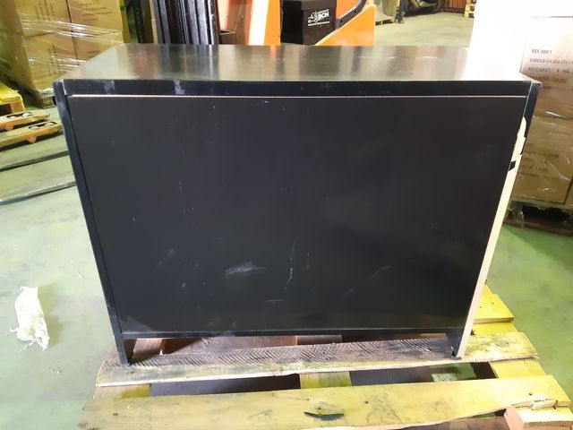 Armario bajo negro con puerta