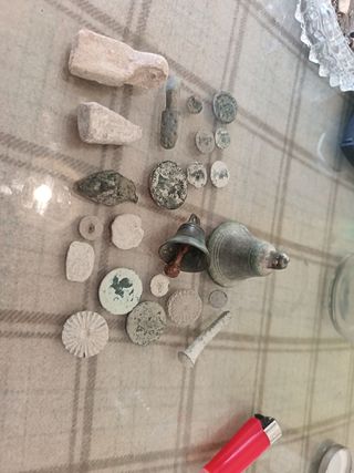 Lote monedas y objetos romanos