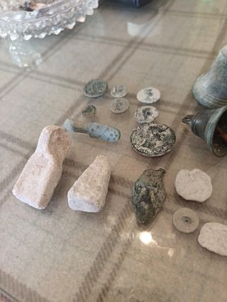 Lote monedas y objetos romanos